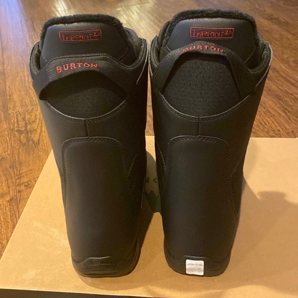 Women’s meant size 8 color black women’s snowboarding shoes new/not used